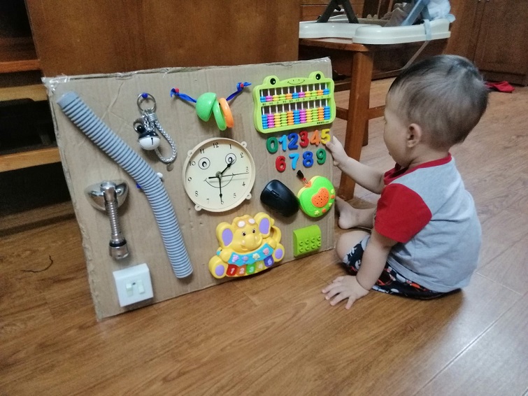 đồ dùng montessori tự làm