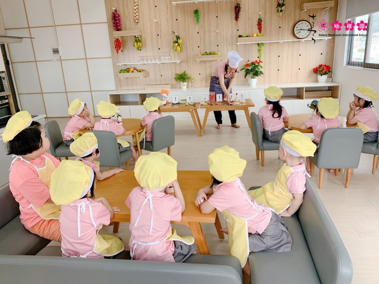 đồ dùng montessori tự làm